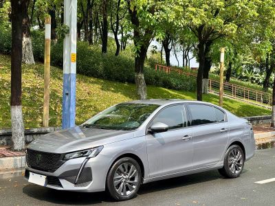 Peugeot 408, 2022 г., серебристый / серый, 50 000 км Peugeot 标致408, 2023 г., серебристый / серый, 39 000 км