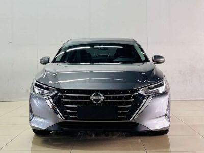 Nissan Sylphy, 2025 г., белый, 40 000 км Nissan Sylphy, 2025 г., серебристый / серый, 11 000 км