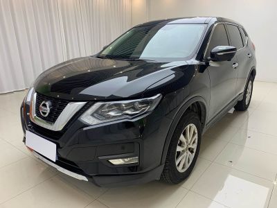 Nissan X-Trail, 2023 г., чёрный, 31 000 км Nissan X-Trail, 2024 г., чёрный, 42 000 км