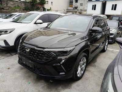 Audi 奥迪Q2L, 2022 г., чёрный, 16 000 км Jetta 捷达VS5, 2025 г., чёрный, 39 800 км