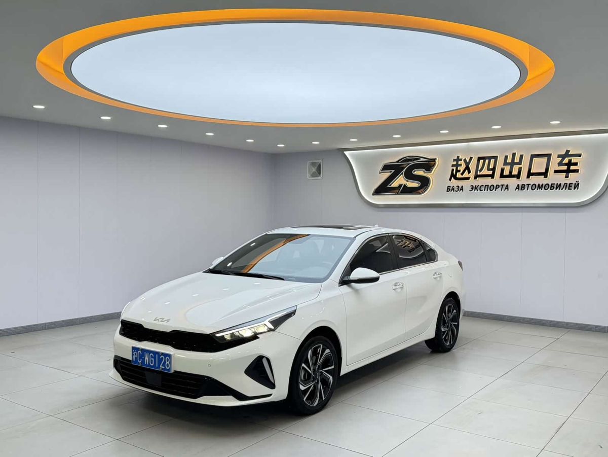 Kia K3, 2023 г., белый, 28 000 км Kia K3, 2023 г., белый, 28 000 км