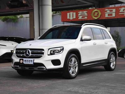 Mercedes-Benz GLB, 2021 г., чёрный, 64 000 км Mercedes-Benz 奔驰GLB, 2022 г., белый, 30 000 км