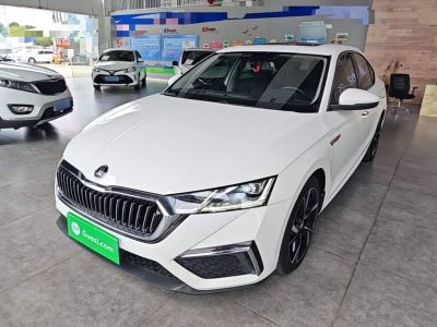 Skoda Karoq, 2024 г., белый, 16 000 км Skoda 明锐, 2021 г., белый, 60 700 км