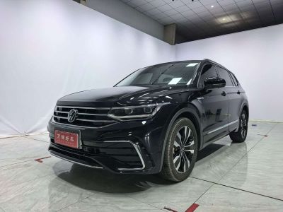 Volkswagen Tiguan L, 2021 г., чёрный, 31 900 км Volkswagen Tiguan L 2022 330TSI автомат одна ведущая ось R-Line комплектация «Юэсян»
