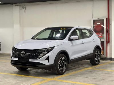 Nissan Qashqai, 2024 г., белый, 18 000 км Nissan 逍客, 2024 г., синий, 13 000 км
