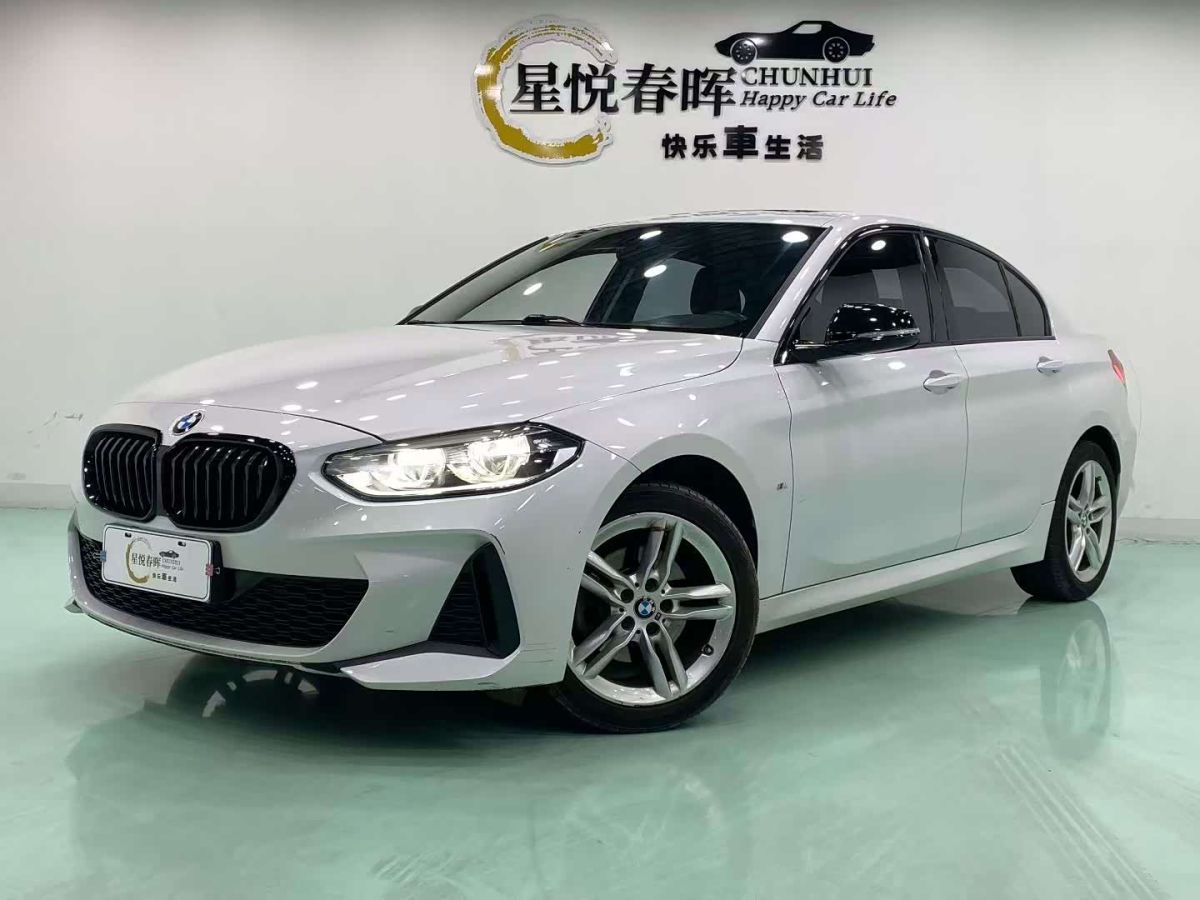 BMW 1 серия, 2021 г., белый, 60 000 км BMW 1 серия 2021 обновлённая версия 120i M Спорт