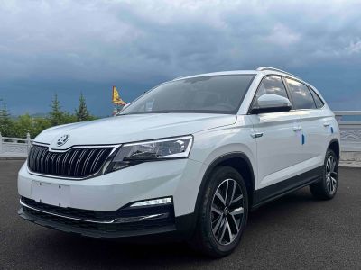 Skoda Kamiq, 2022 г., жёлтый / оранжевый, 25 800 км Skoda 柯米克, 2023 г., белый, 13 000 км