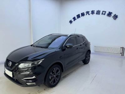 Nissan Qashqai, 2022 г., белый, 45 000 км Nissan 逍客, 2022 г., чёрный, 29 000 км