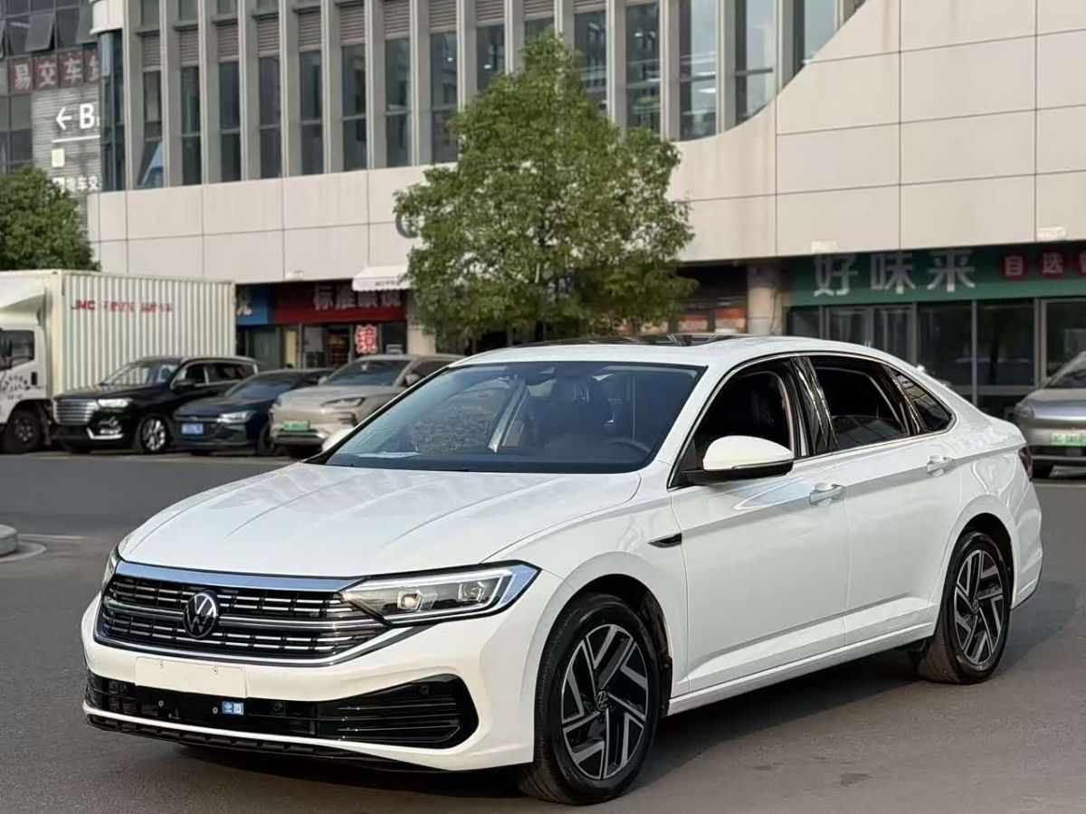 Volkswagen Sagitar, 2025 г., белый, 14 000 км Volkswagen Sagitar 2025 300TSI DSG комплектация «Чаоюэ»