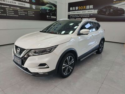 Nissan Qashqai, 2022 г., шампань / коричневый, 34 200 км Nissan 逍客, 2023 г., белый, 28 000 км