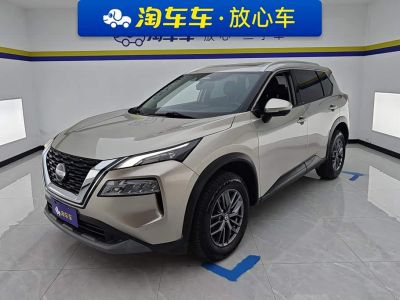 Nissan X-Trail, 2021 г., серебристый / серый, 39 000 км Nissan X-Trail, 2021 г., серебристый / серый, 70 400 км