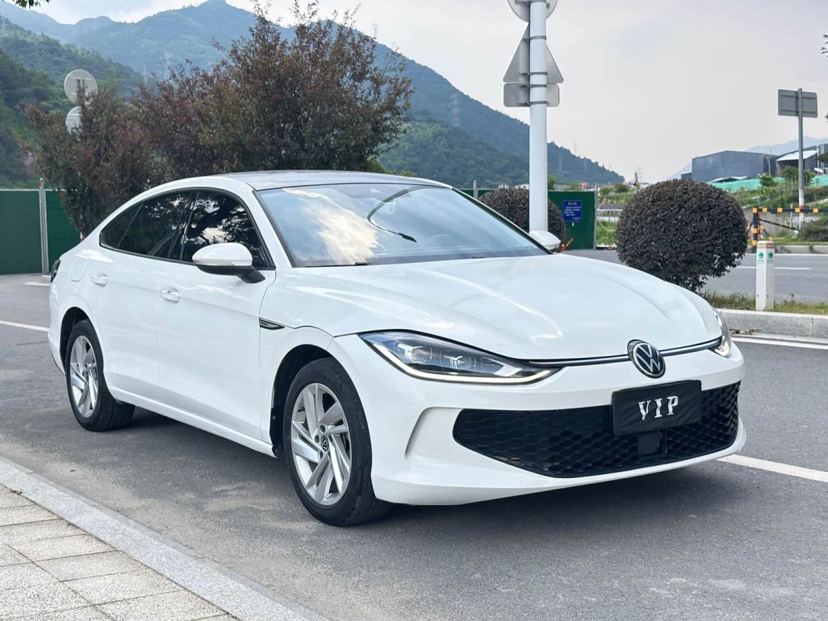 Volkswagen Lamando, 2022 г., белый, 46 800 км Volkswagen Lamando 2022 Lamando L 280TSI DSG комплектация «Сюаньла»