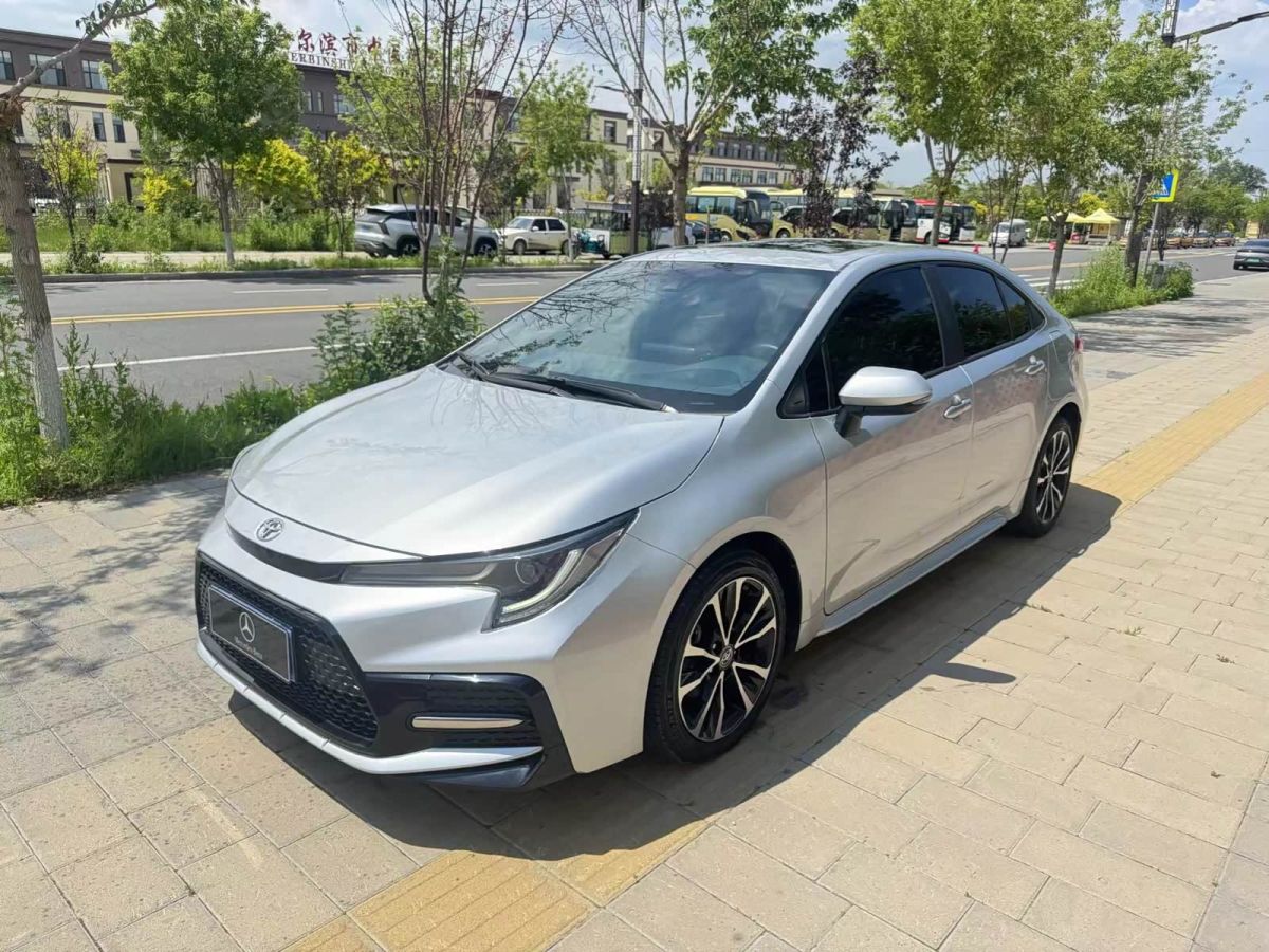 Toyota Levin, 2022 г., серебристый / серый, 40 000 км Toyota Levin, 2022 г., серебристый / серый, 40 000 км