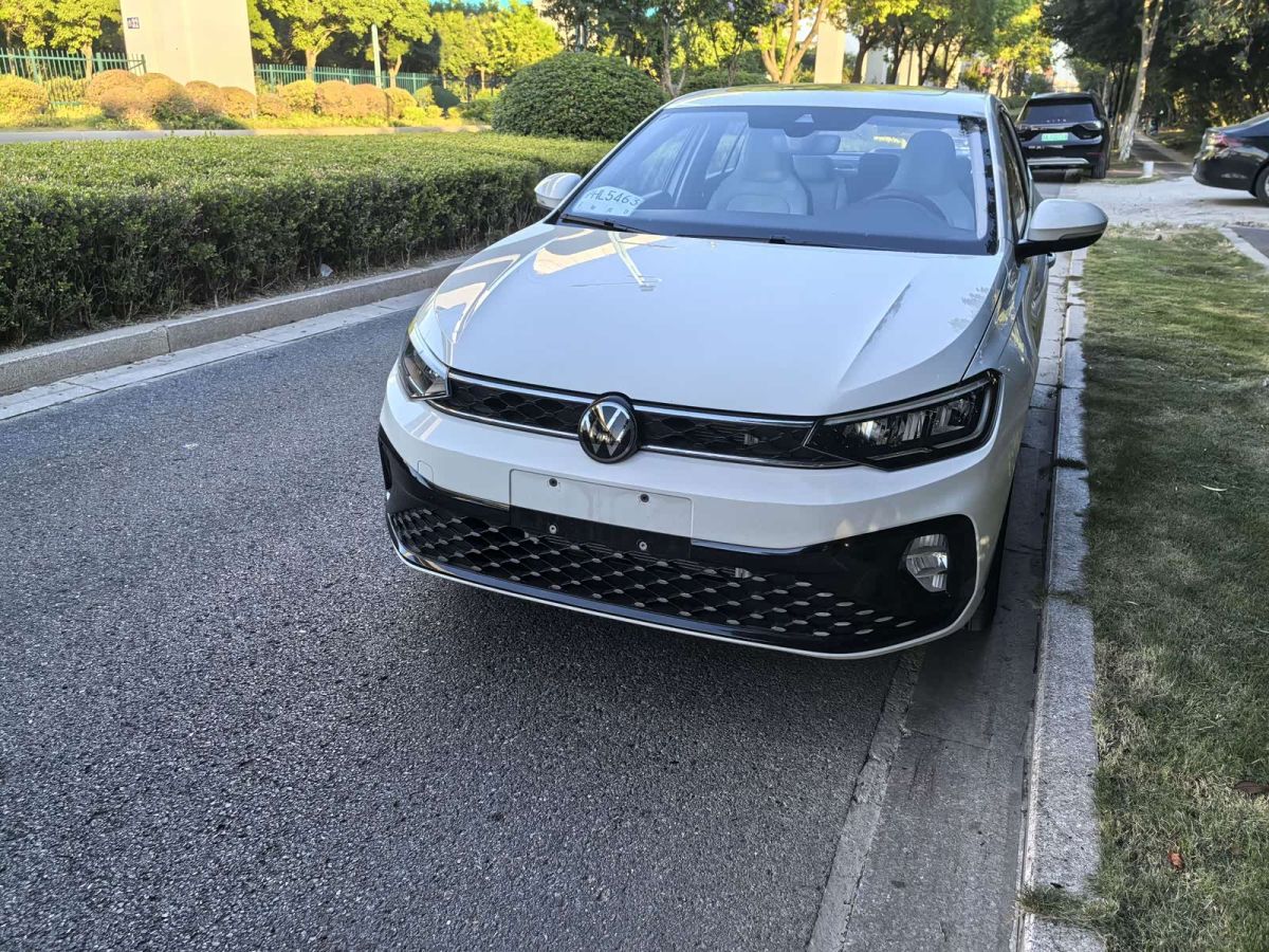 Volkswagen Lavida, 2025 г., белый, 20 000 км Volkswagen Lavida 2025 исполнение «Синьжуй» 1.5L Чучжун Синьюань версия