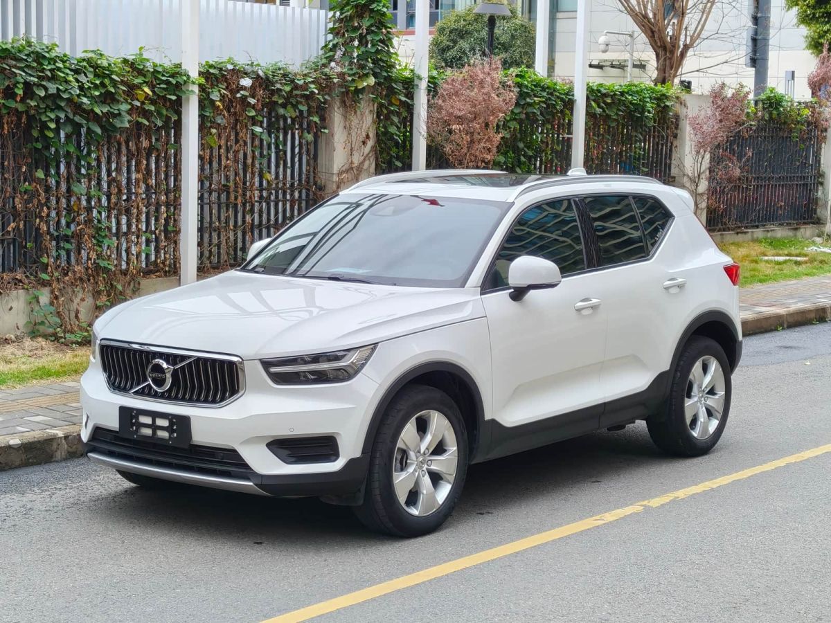 Volvo 沃尔沃XC40, 2021 г., белый, 36 000 км Volvo 沃尔沃XC40, 2021 г., белый, 36 000 км