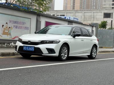 Honda Civic, 2021 г., чёрный, 60 000 км Honda Civic, 2022 г., белый, 50 000 км