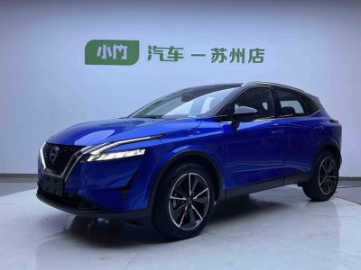 Nissan Qashqai, 2023 г., белый, 34 000 км Nissan 逍客, 2023 г., синий, 28 000 км
