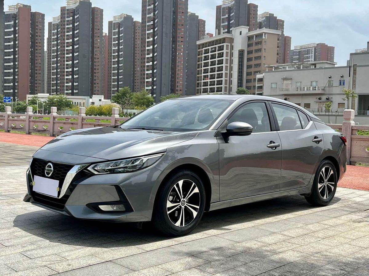Nissan Sylphy, 2021 г., серебристый / серый, 62 000 км Nissan Sylphy, 2021 г., серебристый / серый, 62 000 км