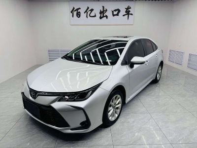 Toyota Corolla, 2022 г., белый, 48 000 км Toyota Corolla, 2022 г., серебристый / серый, 11 000 км