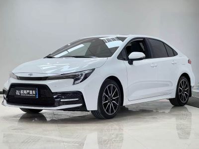 Toyota Levin, 2022 г., чёрный, 52 000 км Toyota Levin, 2023 г., белый, 33 000 км