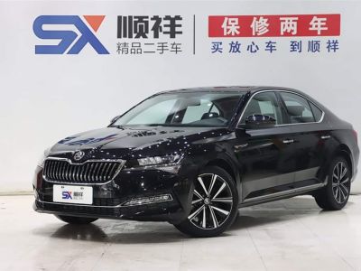 Skoda Superb, 2024 г., белый, 37 000 км Skoda 速派, 2024 г., чёрный, 16 000 км