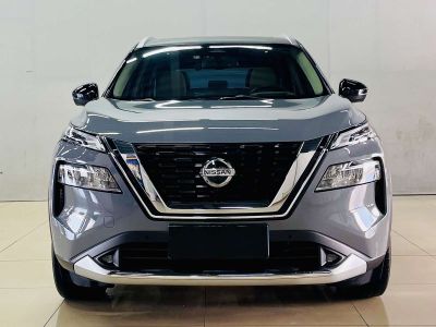 Nissan X-Trail, 2021 г., серебристый / серый, 39 000 км Nissan X-Trail, 2021 г., серебристый / серый, 39 000 км
