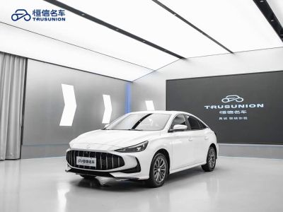 Audi A3, 2024 г., серебристый / серый, 38 000 км MG 5, 2025 г., белый, 12 000 км