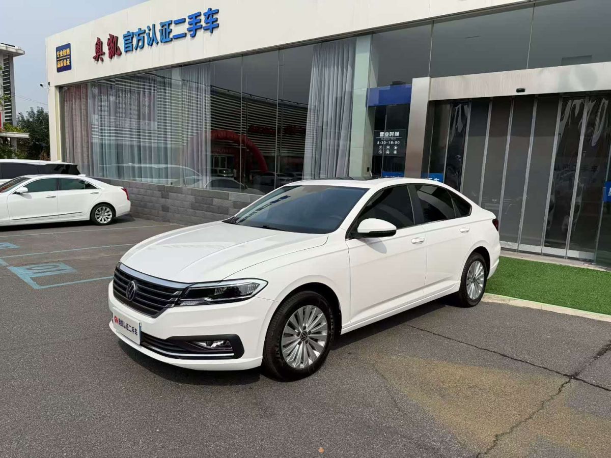 Volkswagen Lavida, 2022 г., белый, 55 000 км Volkswagen Lavida 2022 1.5L Автомат Комфорт