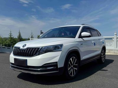 Skoda Kamiq, 2022 г., жёлтый / оранжевый, 25 800 км Skoda 柯米克, 2023 г., белый, 11 000 км