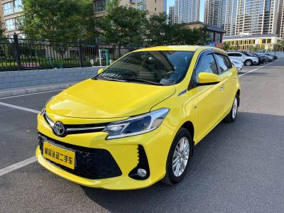 Toyota 威驰FS, 2023 г., белый, 46 500 км Toyota 威驰FS, 2023 г., жёлтый / оранжевый, 36 000 км