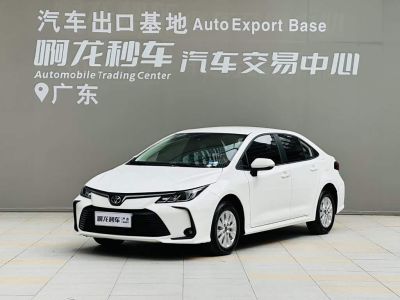 Toyota Corolla, 2023 г., серебристый / серый, 40 000 км Toyota Corolla, 2024 г., белый, 43 100 км