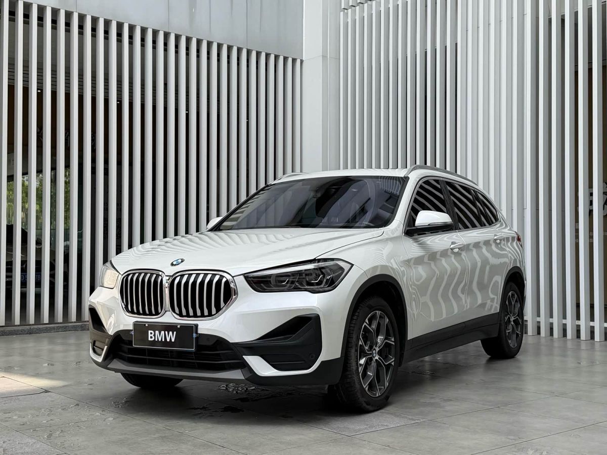 BMW X1, 2021 г., белый, 80 000 км BMW X1 2021 sDrive25Li комплектация «Лидер»
