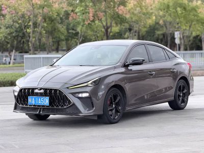 MG MG5 Scorpio, 2022 г., белый, 63 000 км MG MG5天蝎座, 2022 г., шампань / коричневый, 78 800 км