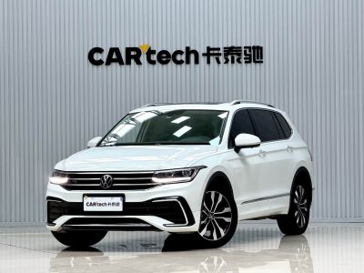Volkswagen Tiguan L, 2024 г., чёрный, 46 100 км Volkswagen Tiguan L 2024 исполнение «Чучжун» 330TSI автомат одна ведущая ось R-Line Лунъяо версия