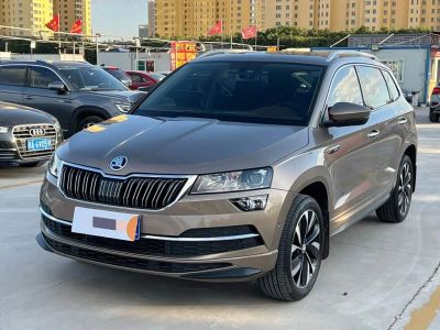 Skoda Karoq, 2023 г., белый, 34 000 км Skoda 柯珞克, 2023 г., шампань / коричневый, 14 000 км