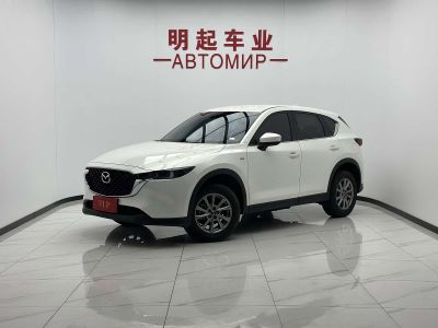 Mazda CX-4, 2021 г., белый, 1 400 км Mazda CX-5, 2024 г., белый, 40 000 км