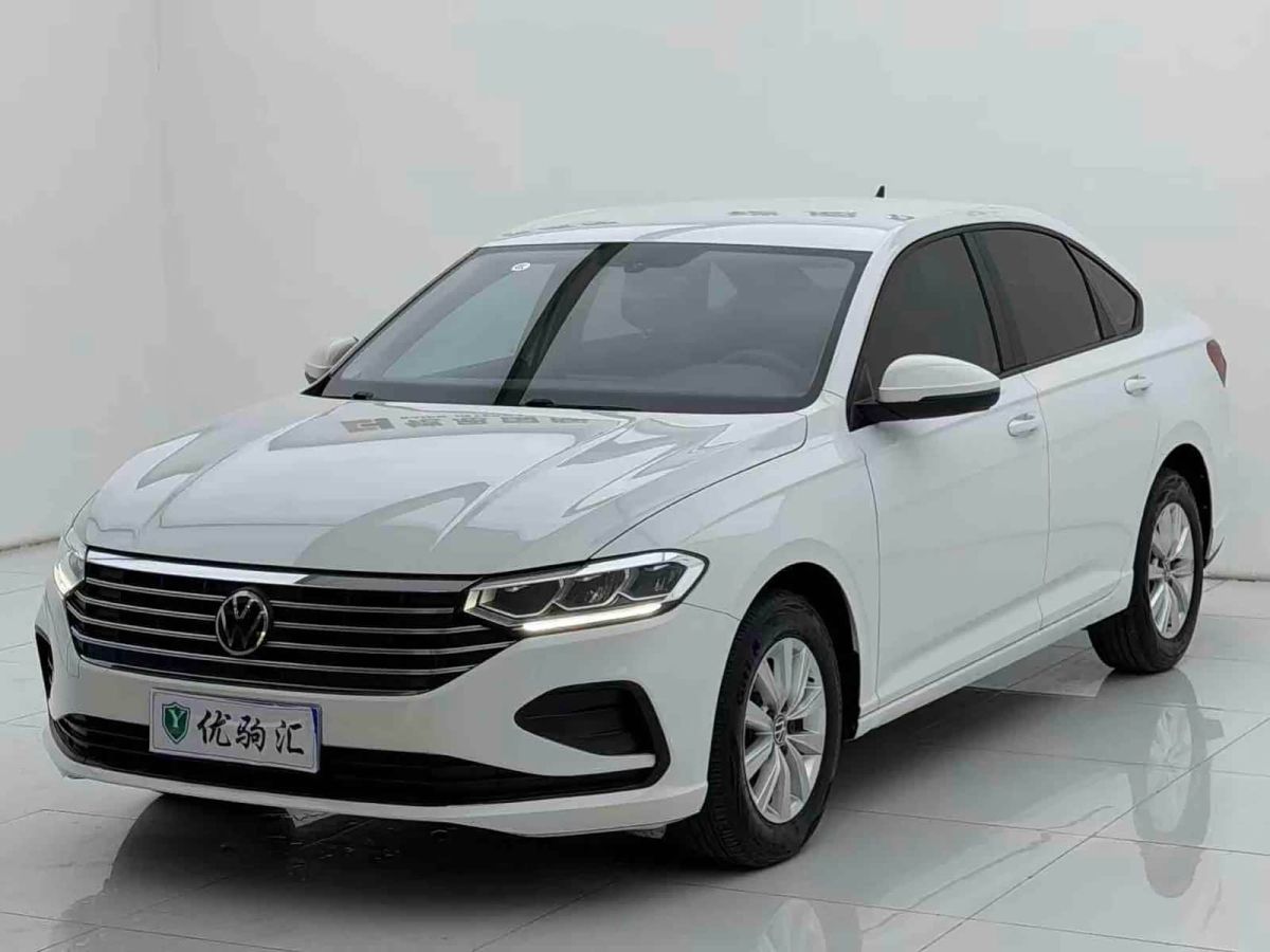 Volkswagen Lavida, 2023 г., белый, 73 000 км Volkswagen Lavida 2023 обновлённая версия 1.5L автомат Дэи версия