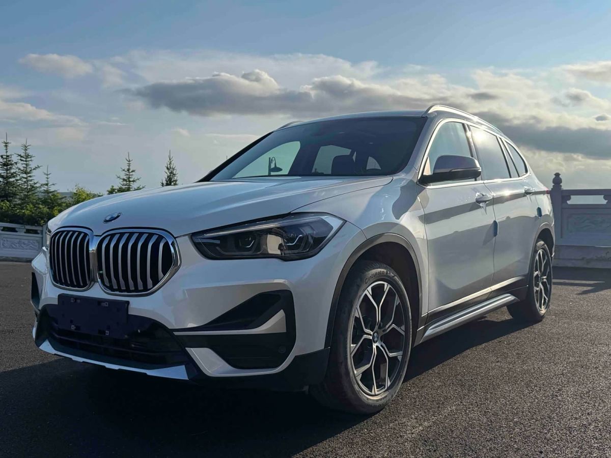 BMW X1, 2023 г., белый, 26 000 км BMW X1 2022 sDrive20Li комплектация «Эксклюзив»