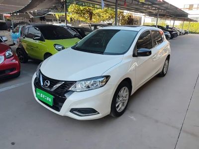 Nissan TIIDA, 2021 г., красный / фиолетовый, 51 000 км Nissan 骐达TIIDA, 2023 г., белый, 22 100 км