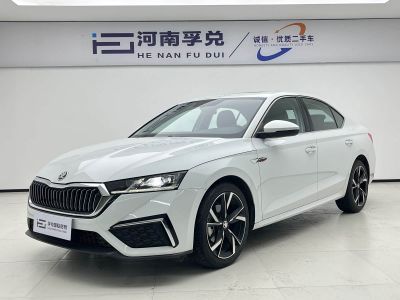Skoda Octavia, 2022 г., красный / фиолетовый, 46 000 км Skoda 明锐, 2024 г., белый, 37 800 км