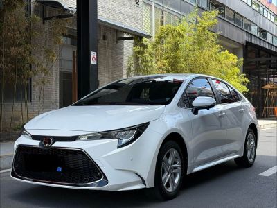 Toyota Levin, 2021 г., серебристый / серый, 45 000 км Toyota Levin, 2022 г., белый, 10 000 км