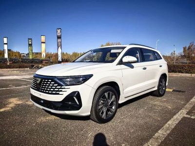 Mercedes-Benz A-Class, 2026 г., белый, 100 км Jetta 捷达VS7, 2024 г., белый, 4 700 км