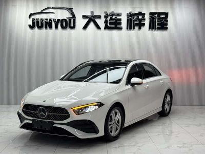 Mercedes-Benz A-Class, 2024 г., красный / фиолетовый, 28 000 км Mercedes-Benz A-Class, 2026 г., белый, 300 км