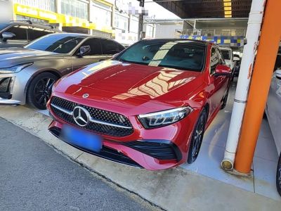 Mercedes-Benz A-Class, 2023 г., красный / фиолетовый, 20 600 км Mercedes-Benz A-Class, 2023 г., красный / фиолетовый, 9 400 км