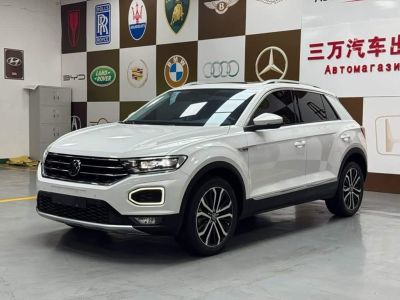 Volkswagen T-Roc, 2023 г., белый, 25 000 км Volkswagen T-Roc 2022 280TSI DSG одна ведущая ось Комфорт PLUS