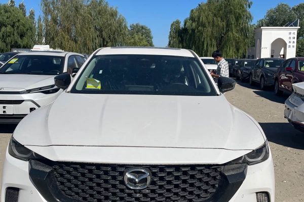 Mazda CX-30, 2023 г., синий, 13 300 км Mazda 马自达CX-50行也, 2026 г., белый, 100 км