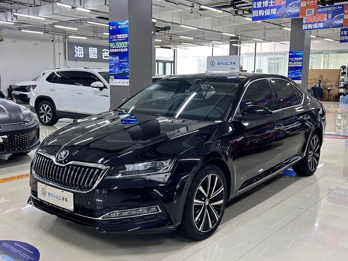 Skoda Superb, 2024 г., чёрный, 6 900 км Skoda 速派, 2024 г., чёрный, 6 900 км