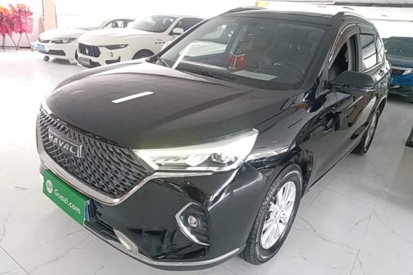 Hyundai Elantra (CN7), 2023 г., белый, 45 109 км Haval M6, 2023 г., чёрный, 71 700 км