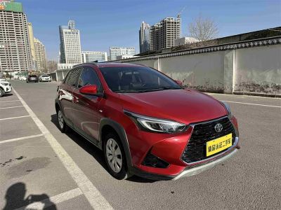 Toyota Vios, 2023 г., белый, 46 600 км Toyota Yaris L (Чжисюань), 2021 г., красный / фиолетовый, 28 000 км