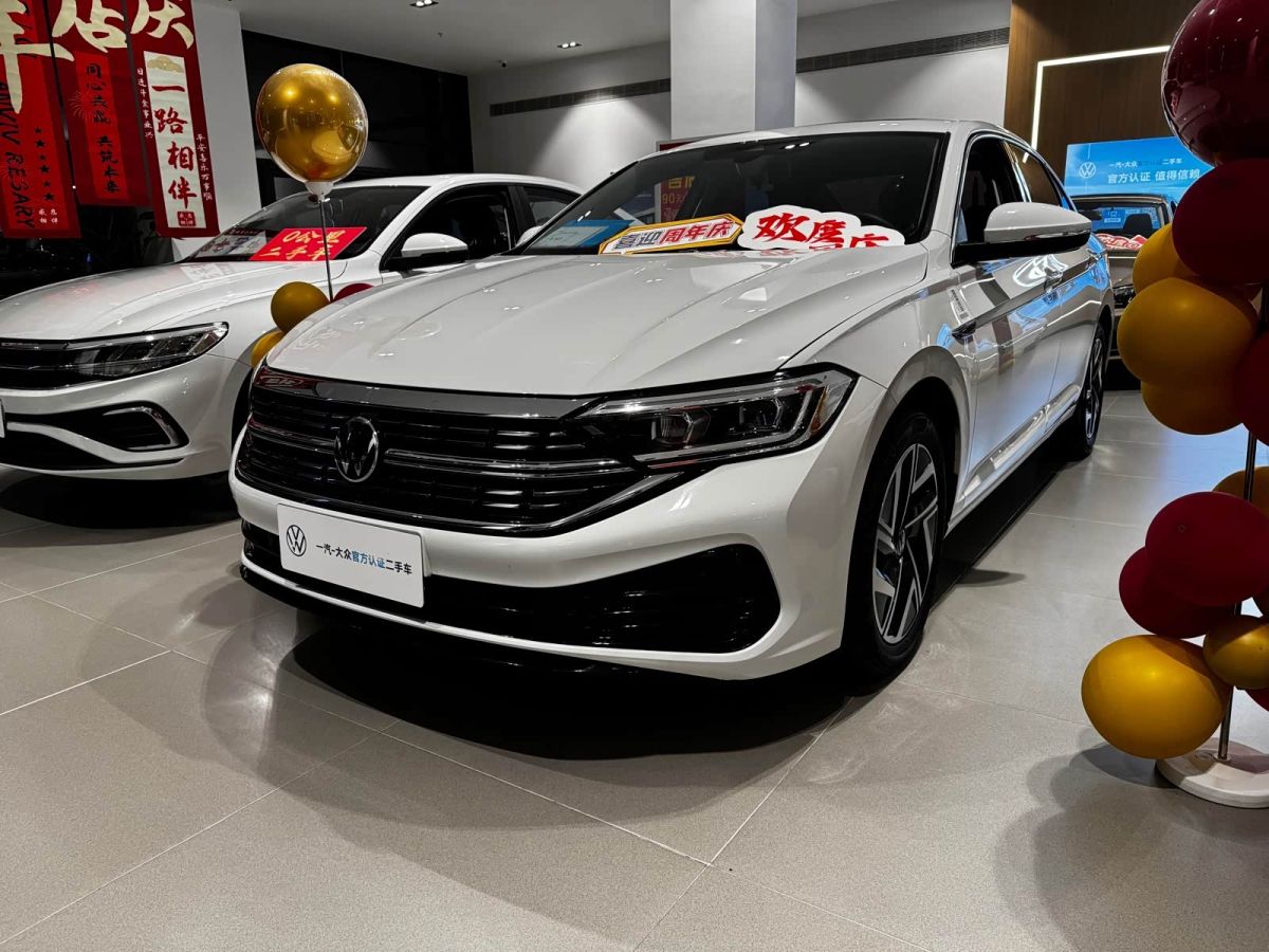 Volkswagen Sagitar, 2023 г., белый, 29 000 км Volkswagen Sagitar 2023 300TSI DSG комплектация «Чаоюэ»